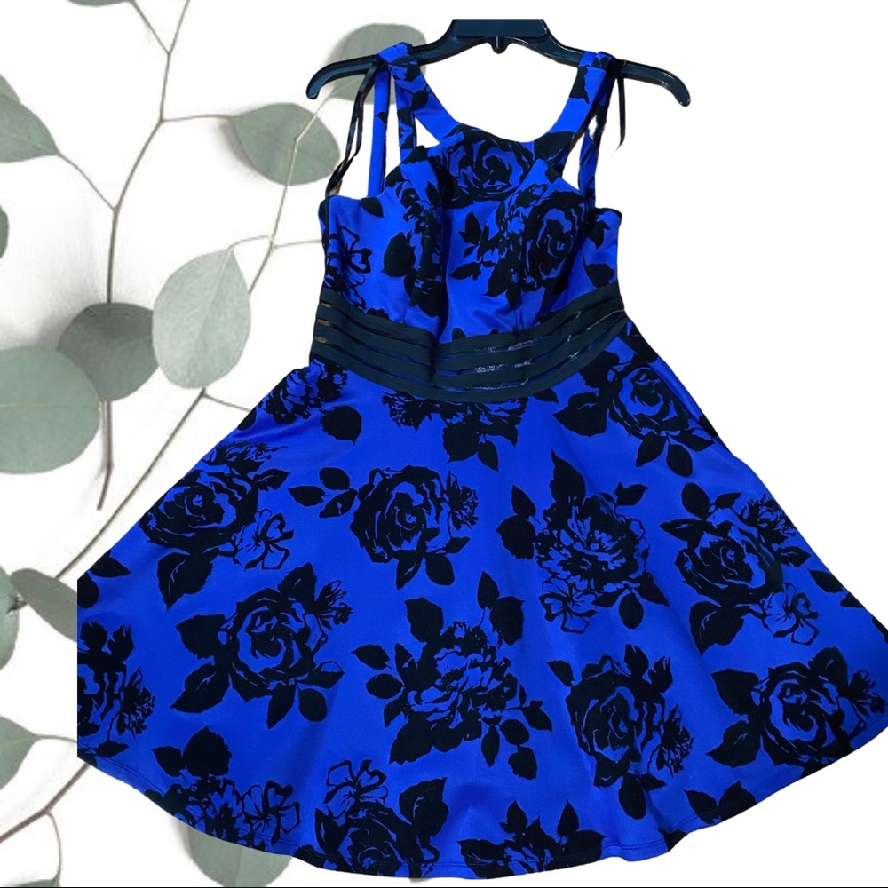 City Studio fit and flare dress in black/royal blue - size 9.